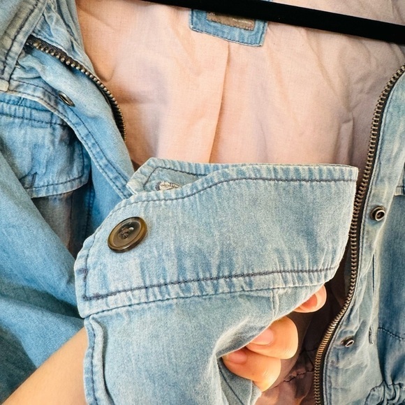 Super cute, soft denim gap jacket - Picture 9 of 11